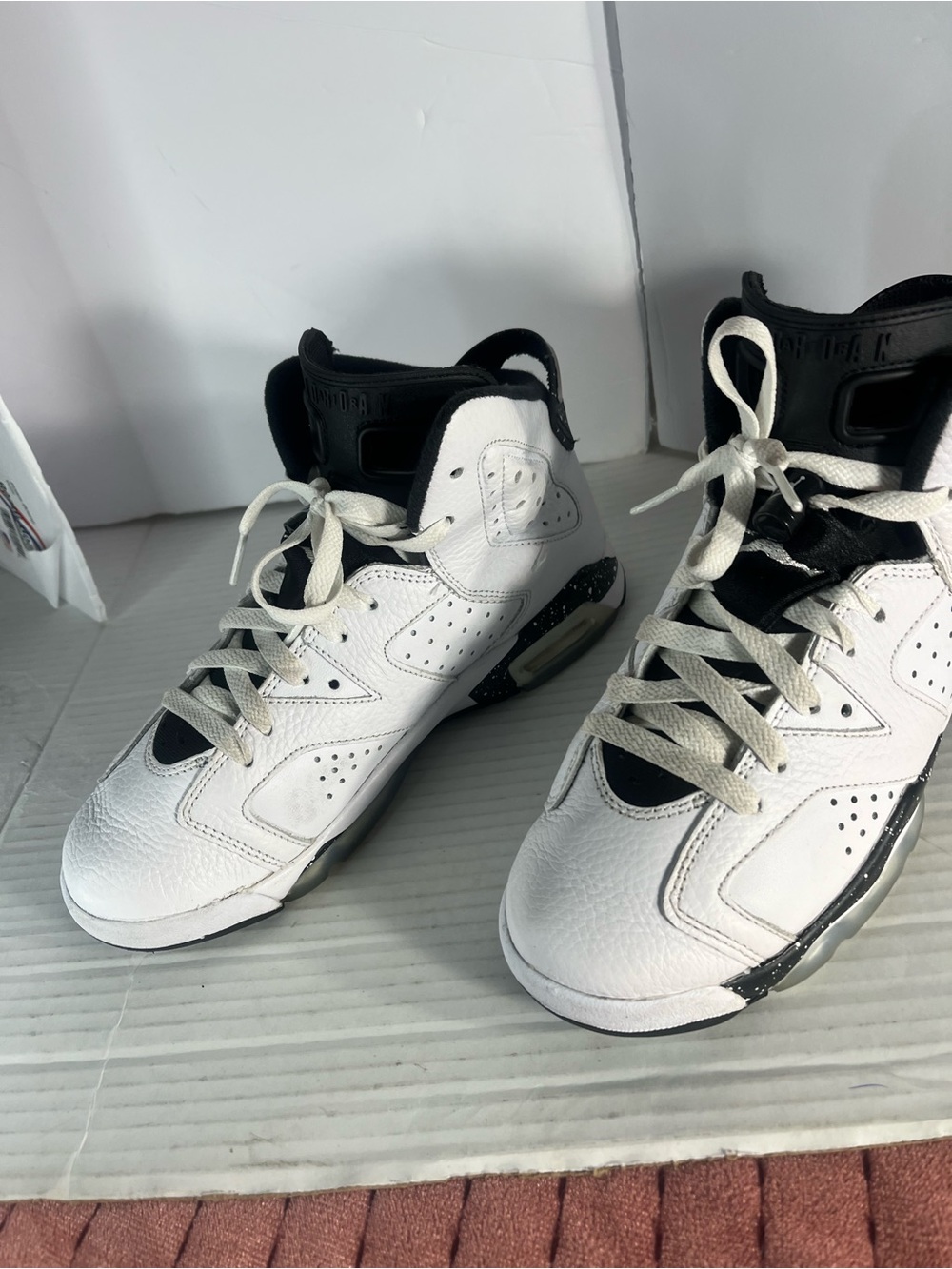 Jordan 6 Retro size 5.5 youth good condition